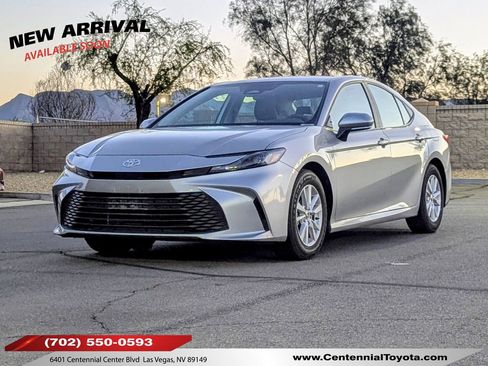 Used 2025 Toyota Camry LE w/ Convenience Package FWD image 1