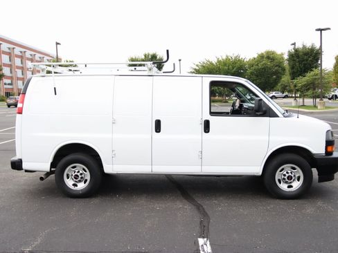 Used 2023 GMC Savana 2500 w/ Driver Convenience Package RWD image 24