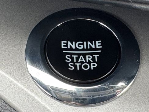 Used 2023 Ford Explorer XLT image 22