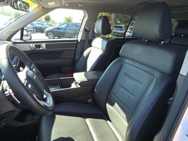 Certified 2025 Hyundai Santa Fe Limited AWD/4WD image 6