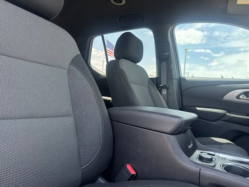 Used 2023 Chevrolet Traverse LT FWD image 27
