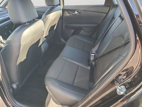 Used 2023 Kia Forte GT-Line w/ GT-Line Premium Package image 11