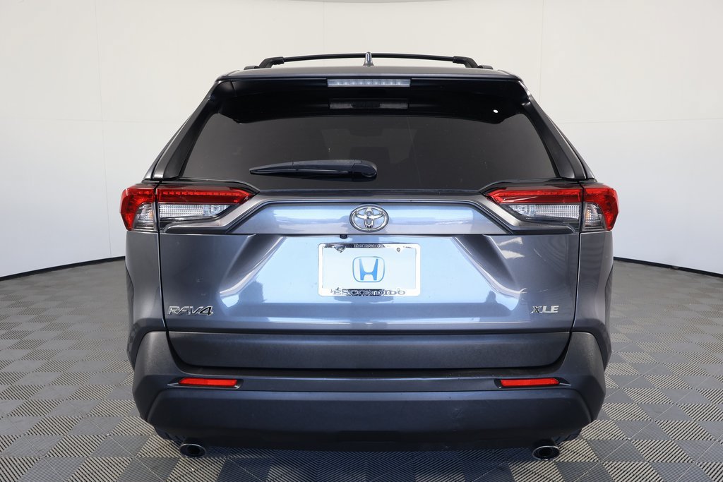 Used 2023 Toyota RAV4 XLE Premium FWD image 5