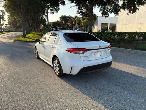 Used 2026 Toyota Corolla LE FWD image 3