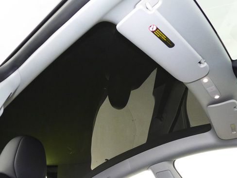 Used 2024 Tesla Model Y Performance image 18