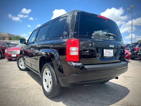 Used 2016 Jeep Patriot Sport image 4