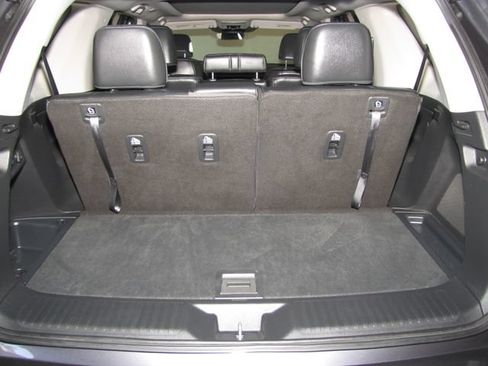 Certified 2025 Honda Pilot Touring image 17