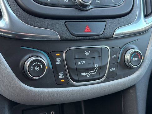 Used 2019 Chevrolet Equinox LS image 17