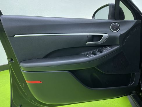 Used 2023 Hyundai Sonata SE w/ Preferred Accessory Package image 15