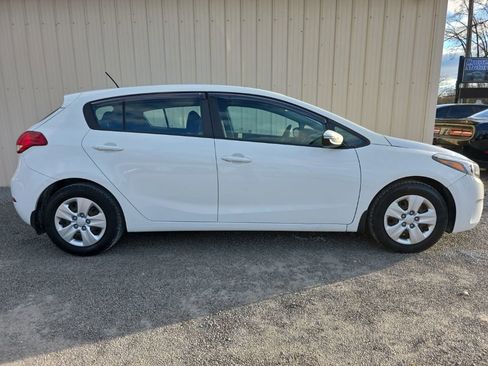 Used 2017 Kia Forte LX image 5