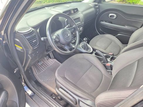 Used 2015 Kia Soul FWD image 16