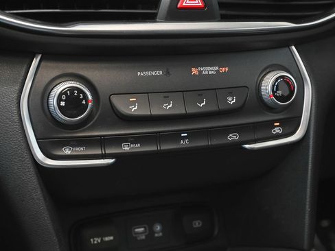 Used 2020 Hyundai Santa Fe SE FWD image 31