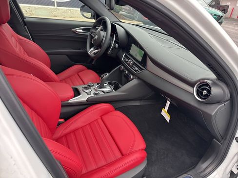 New 2025 Alfa Romeo Giulia AWD image 21