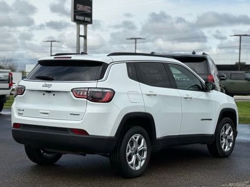 Used 2025 Jeep Compass Latitude AWD/4WD image 41