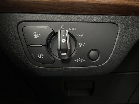 Used 2024 Audi Q5 e Premium Plus w/ Premium Plus Package image 27