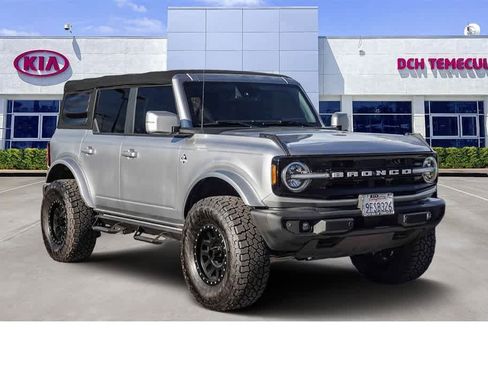 Used 2022 Ford Bronco Outer Banks image 3