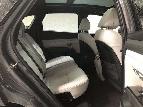 Used 2025 Hyundai Tucson Limited image 11