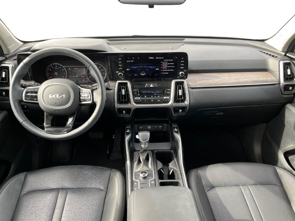 Used 2023 Kia Sorento S w/ Panoramic Sunroof Package AWD/4WD image 10