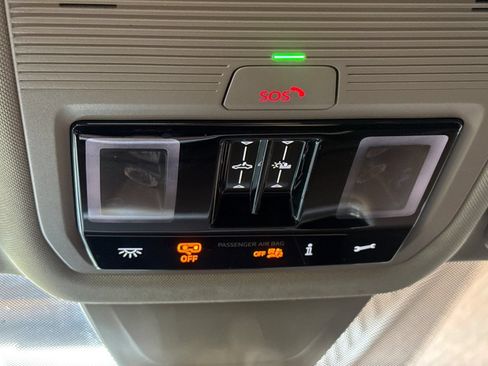 Used 2024 Volkswagen Atlas Peak Edition SEL AWD/4WD image 25