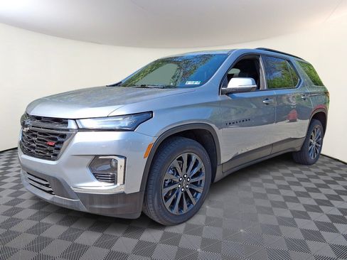 Used 2023 Chevrolet Traverse RS AWD/4WD image 3