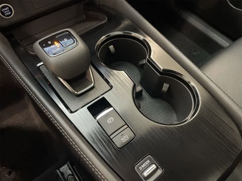 Used 2023 Nissan Rogue SL w/ SL Premium Package image 10