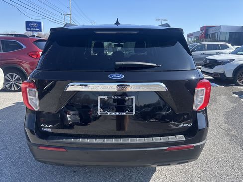 Used 2022 Ford Explorer XLT image 4