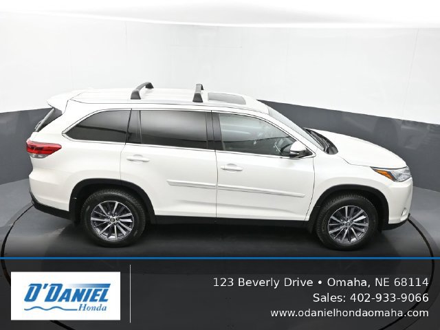 Used 2019 Toyota Highlander XLE w/ Protection Package #3 AWD/4WD image 19