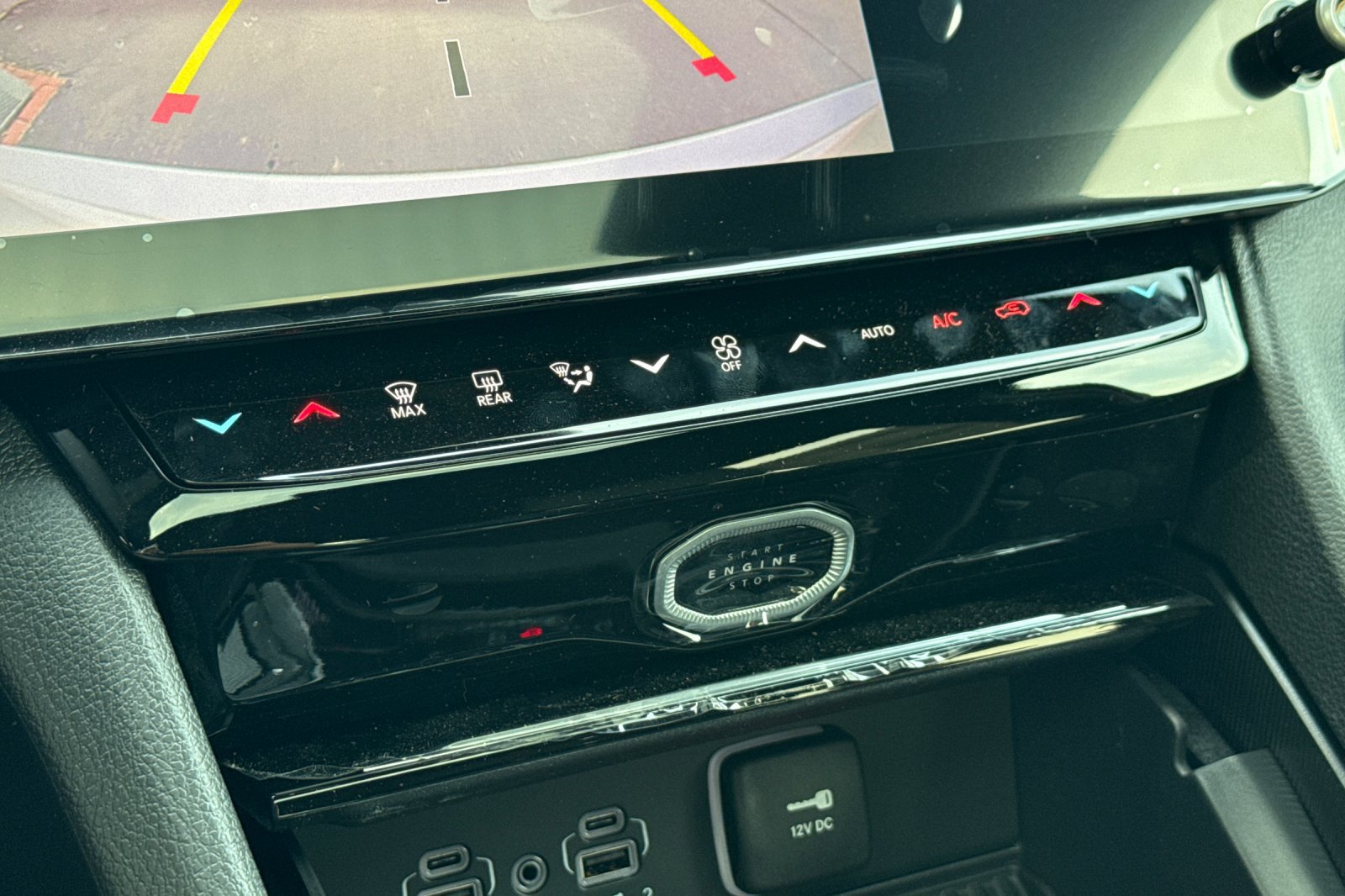 New 2026 Jeep Grand Cherokee Altitude AWD/4WD image 24