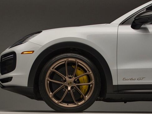 Used 2023 Porsche Cayenne Turbo GT image 7