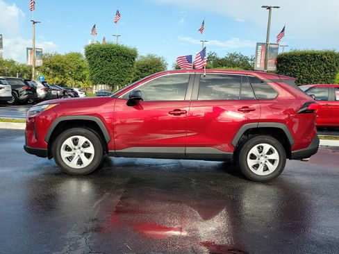 Used 2024 Toyota RAV4 LE FWD image 7