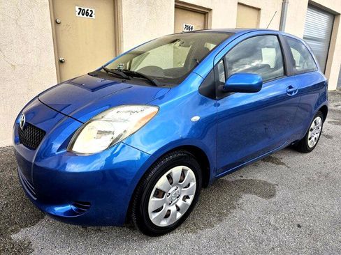 Used 2007 Toyota Yaris 2-Door Hatchback image 2