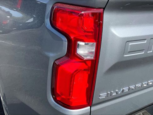 Used 2023 Chevrolet Silverado 1500 High Country w/ Technology Package image 25