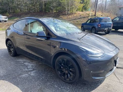 Used 2024 Tesla Model Y Long Range AWD/4WD image 7