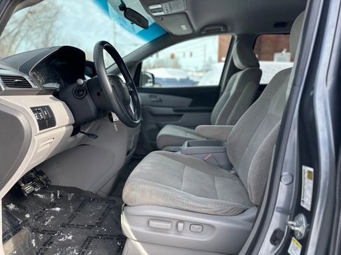 Used 2011 Honda Odyssey EX image 16