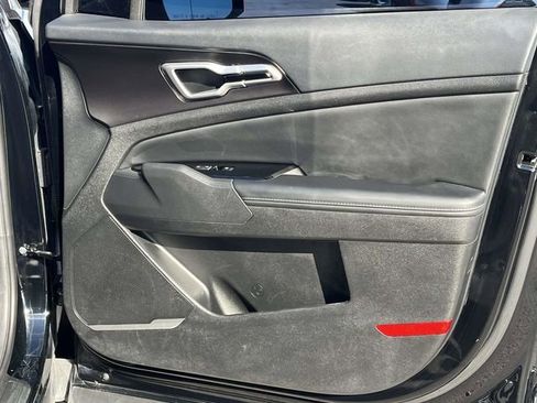 Used 2025 Kia Sportage EX w/ Premium Package image 27