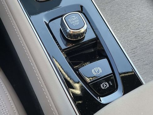 New 2026 Volvo XC90 B6 Plus w/ Protection Package Premier image 21