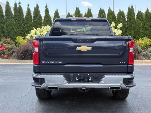 Used 2024 Chevrolet Silverado 1500 LTZ w/ Z71 Off-Road Package AWD/4WD image 9