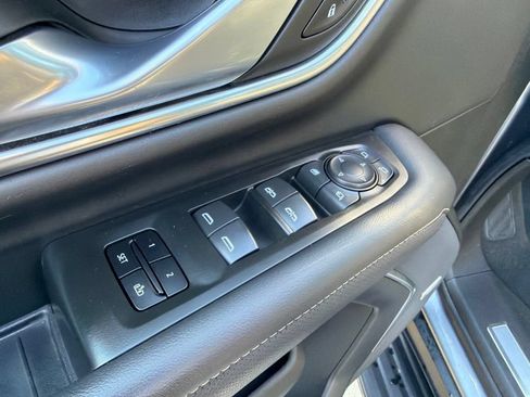 Used 2022 GMC Yukon SLT w/ SLT Premium Package AWD/4WD image 13