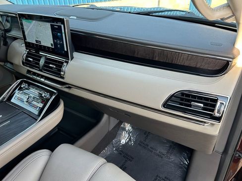 Used 2023 Lincoln Navigator Reserve image 26