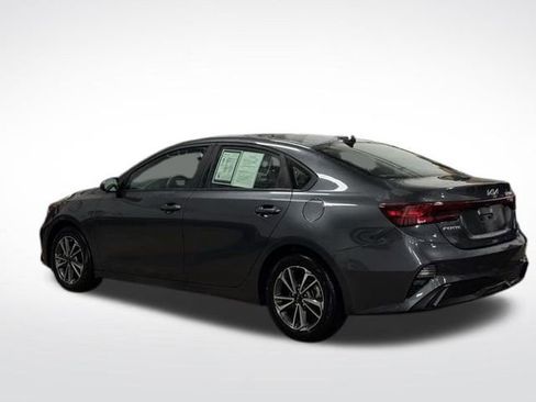 Used 2024 Kia Forte LXS image 9