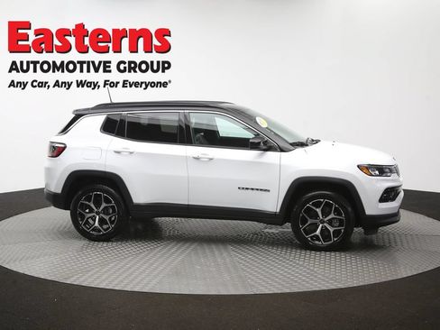 Used 2025 Jeep Compass Limited AWD/4WD image 45