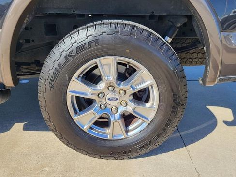 Used 2015 Ford F150 Lariat w/ Equipment Group 502A Luxury image 28