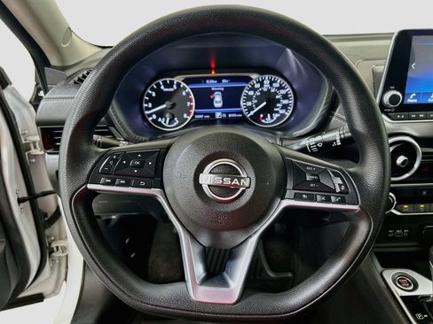 Used 2024 Nissan Sentra SV FWD image 9