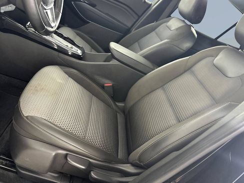 Used 2024 Chevrolet Trax LT w/ Driver Confidence Package FWD image 11
