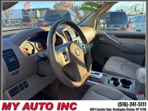 Used 2012 Nissan Pathfinder LE image 23