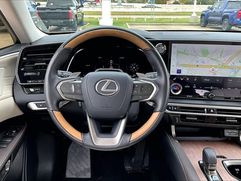 Certified 2025 Lexus RX 450h Luxury w/ Convenience Package image 10