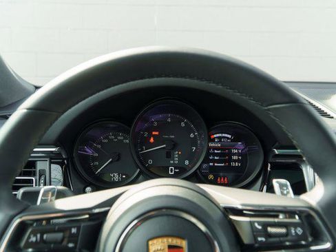 Certified 2026 Porsche Macan AWD/4WD image 24