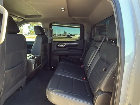 Used 2023 Chevrolet Silverado 1500 LTZ image 18