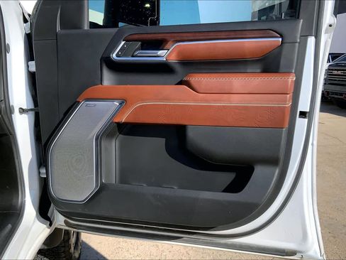 Used 2024 GMC Sierra 3500 Denali Ultimate image 22