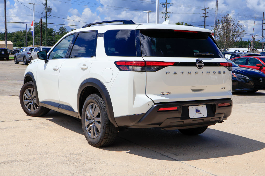 Used 2025 Nissan Pathfinder SV AWD/4WD image 2